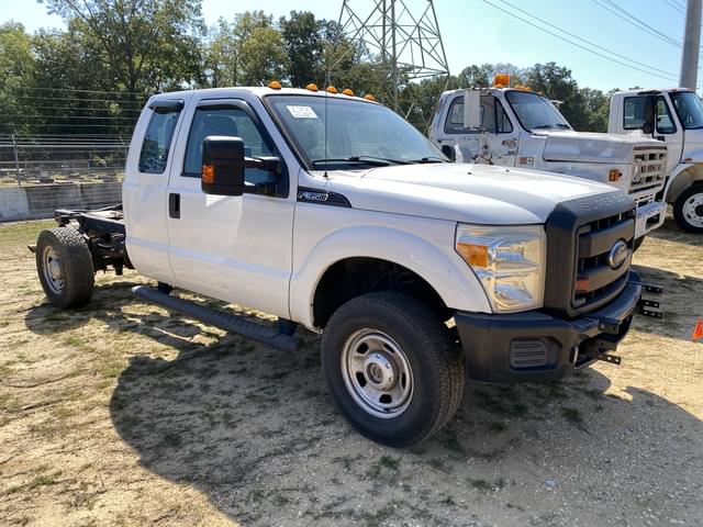 Image of Ford F-350 equipment image 3