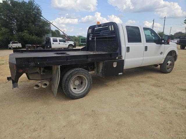 Image of Ford F-350 equipment image 4