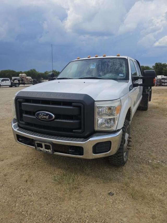 Image of Ford F-350 equipment image 1