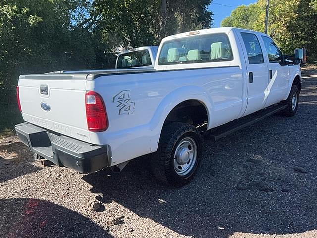 Image of Ford F-350 equipment image 4