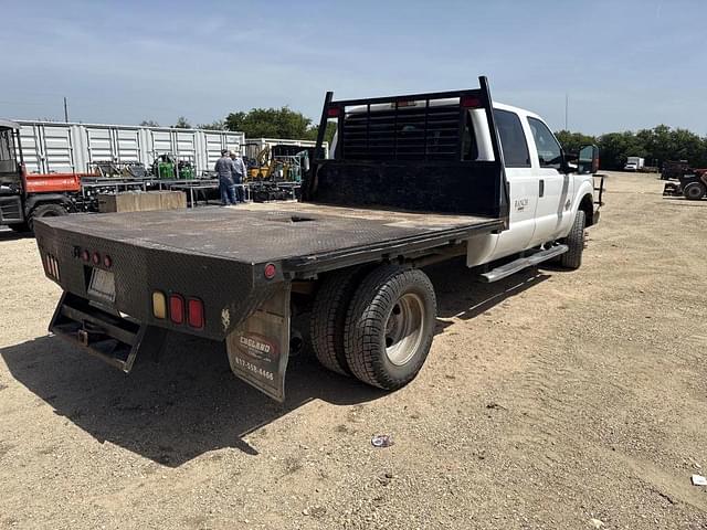 Image of Ford F-350 equipment image 4