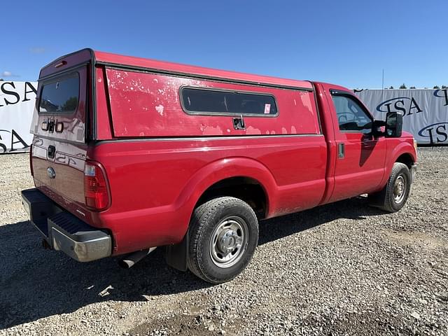 Image of Ford F-350 equipment image 4