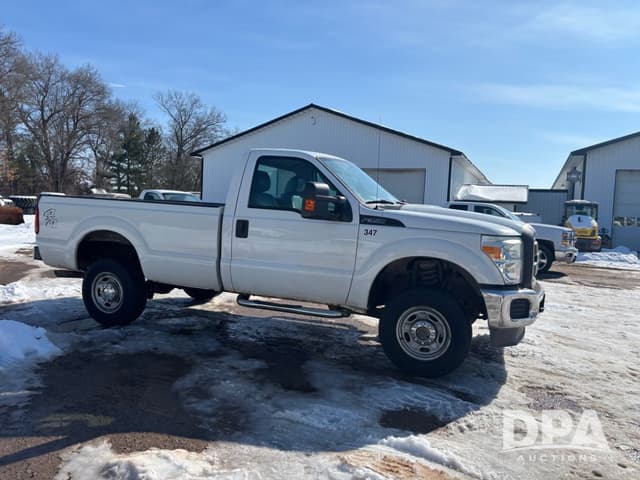 Image of Ford F-350 equipment image 2