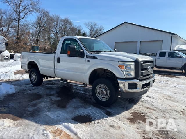 Image of Ford F-350 equipment image 1
