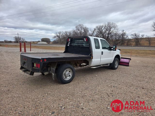 Image of Ford F-350 equipment image 3