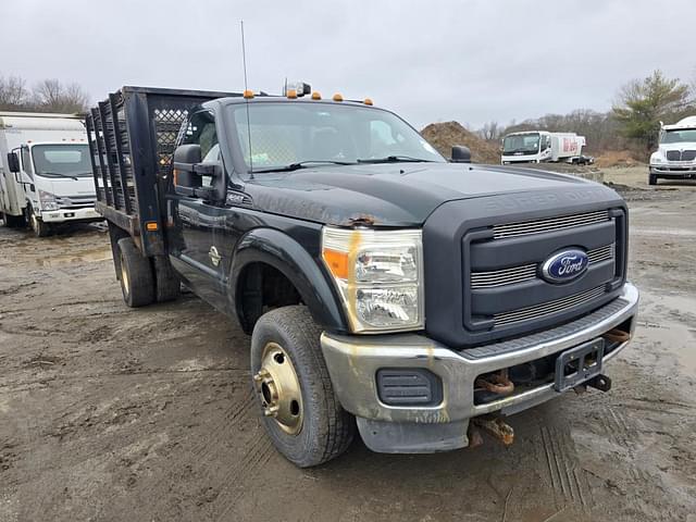 Image of Ford F-350 equipment image 2