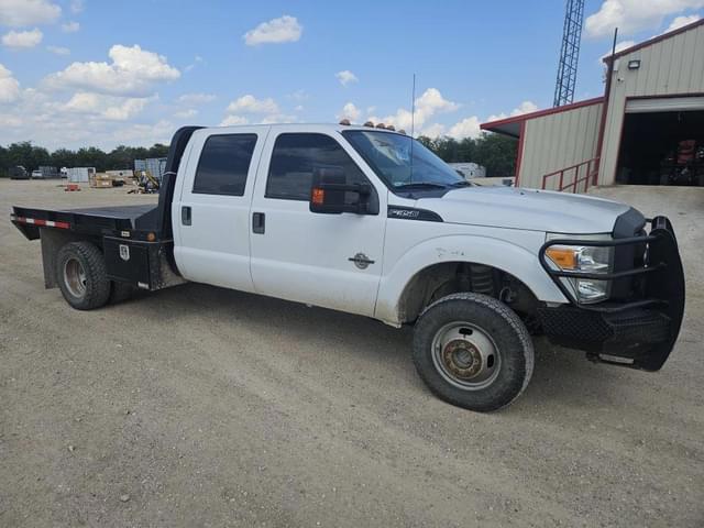 Image of Ford F-350 equipment image 3