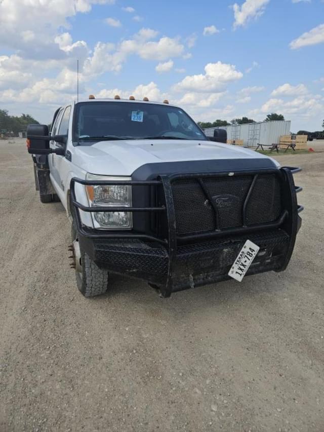 Image of Ford F-350 equipment image 2