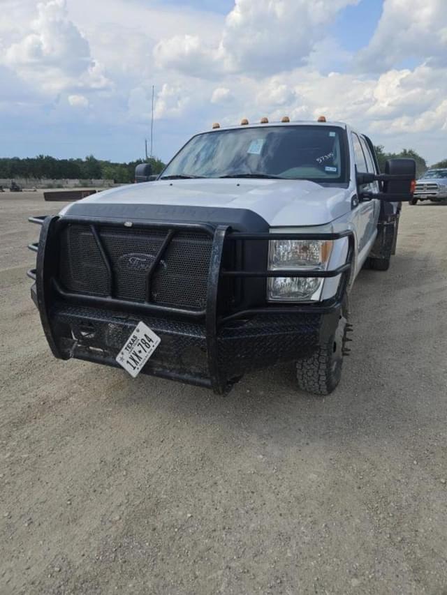 Image of Ford F-350 equipment image 1