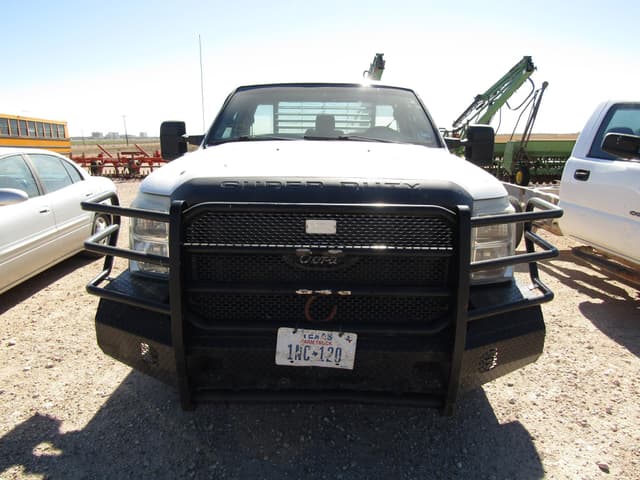 Image of Ford F-350 equipment image 1