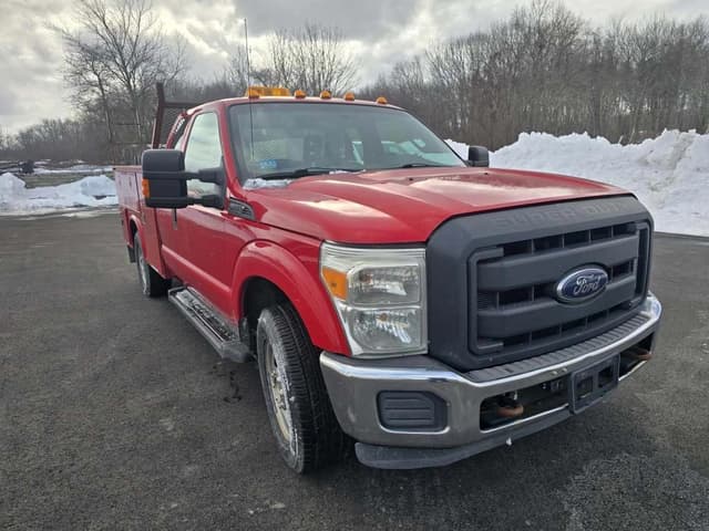 Image of Ford F-350 equipment image 2