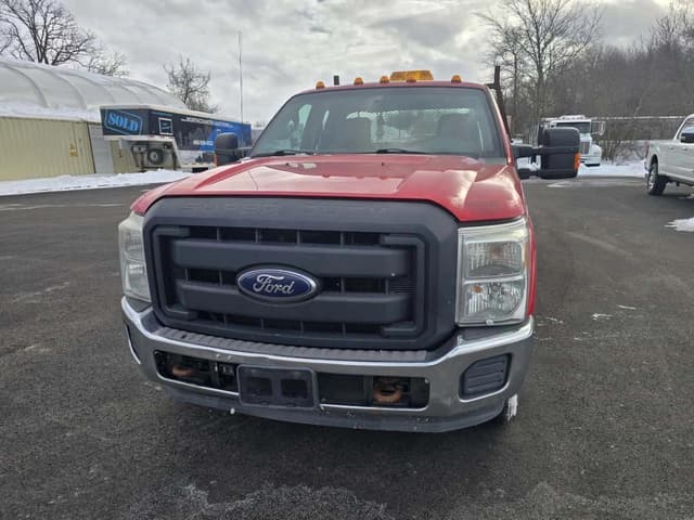 Image of Ford F-350 equipment image 1