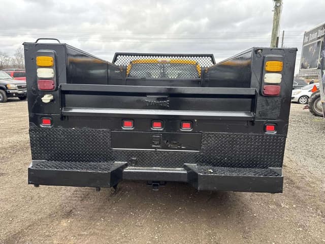 Image of Ford F-350 equipment image 3