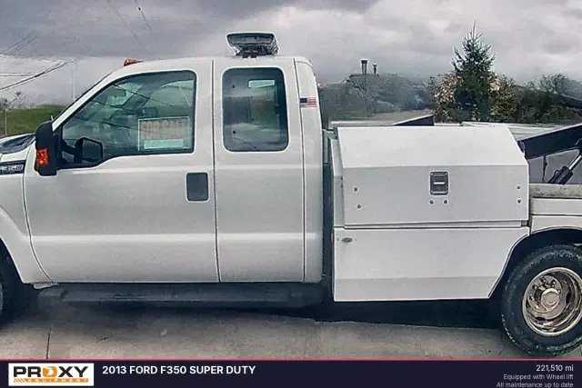 Image of Ford F-350 equipment image 1