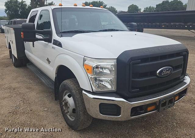 Image of Ford F-350 equipment image 2