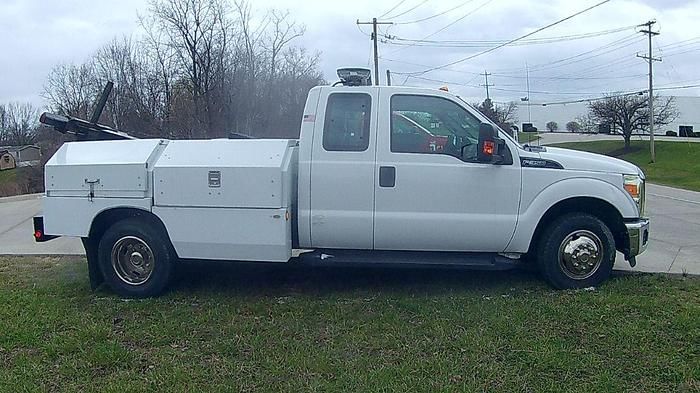 2013 Ford F-350 Equipment Image0