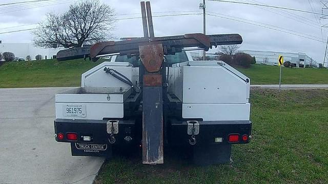 Image of Ford F-350 equipment image 4
