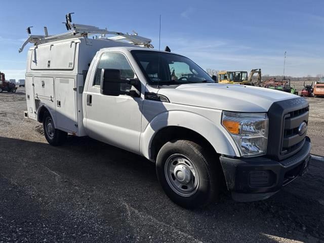 Image of Ford F-350 equipment image 4