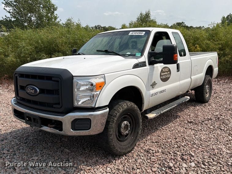 2013 Ford F-350 Equipment Image0