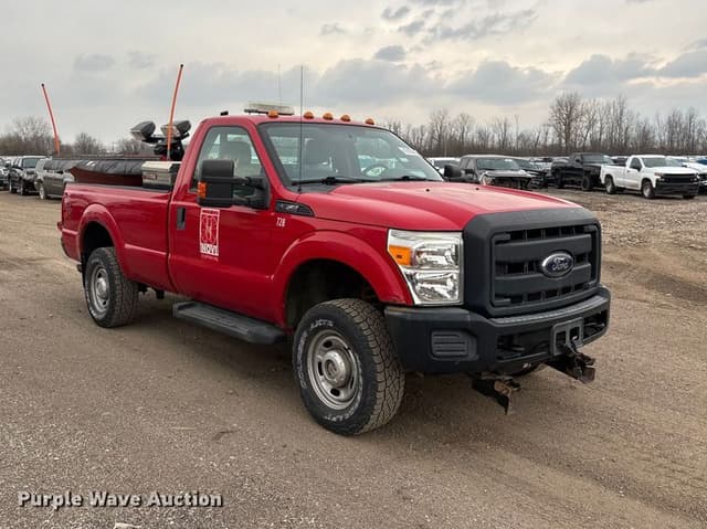 Image of Ford F-350 equipment image 2