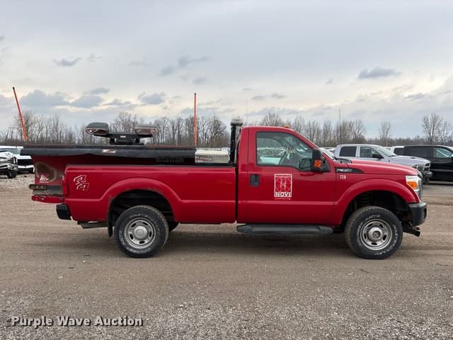 Image of Ford F-350 equipment image 3