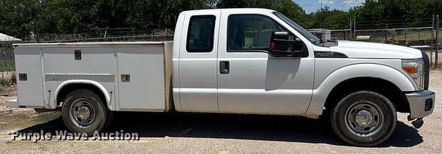 Image of Ford F-350 equipment image 3