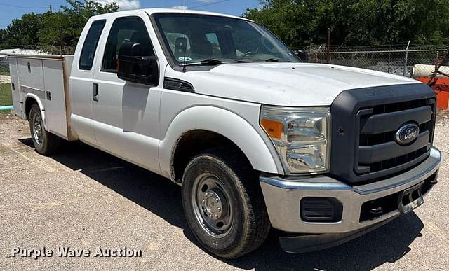 Image of Ford F-350 equipment image 2