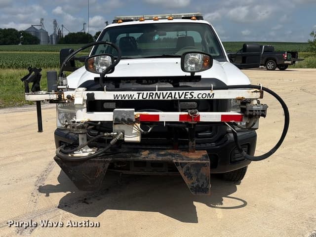 Image of Ford F-350 equipment image 1