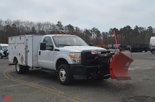 Image of Ford F-350 equipment image 3