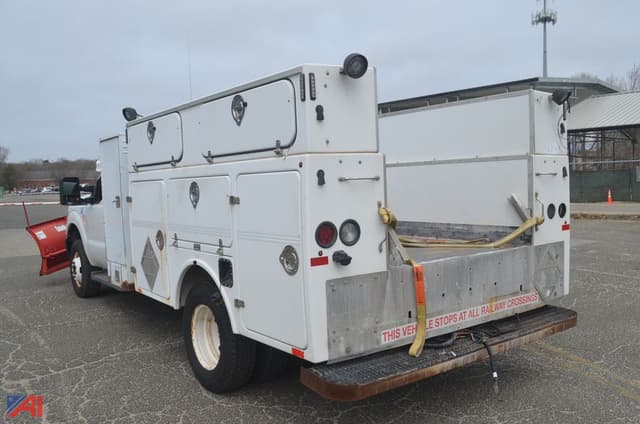 Image of Ford F-350 equipment image 1