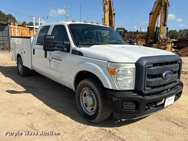 Image of Ford F-350 equipment image 2