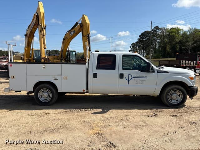 Image of Ford F-350 equipment image 3