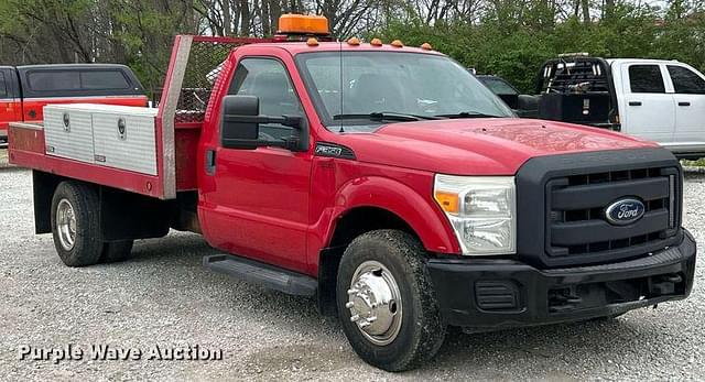 Image of Ford F-350 equipment image 2