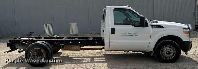 Image of Ford F-350 equipment image 3