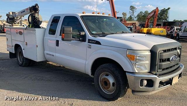 Image of Ford F-350 equipment image 2