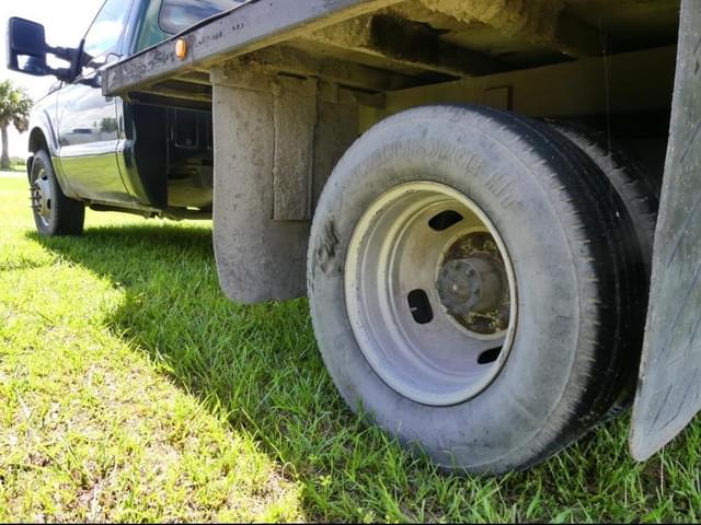Image of Ford F-350 equipment image 4