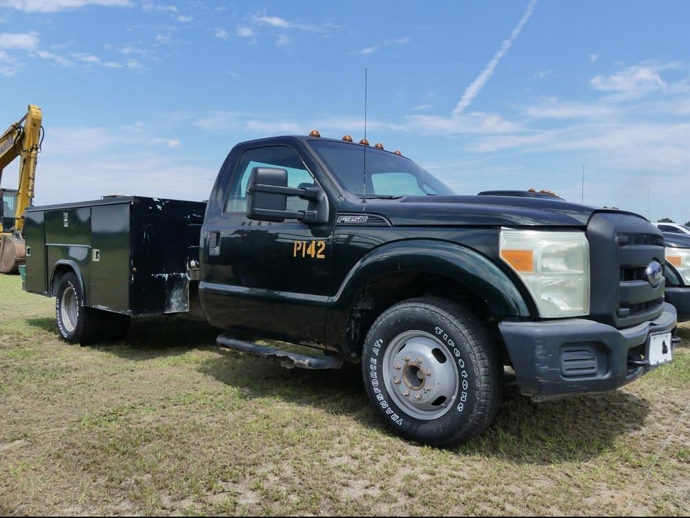 Image of Ford F-350 Primary image