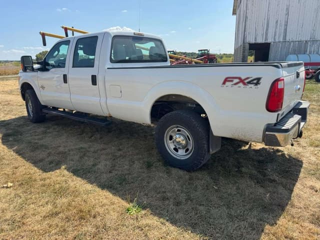Image of Ford F-350 equipment image 1