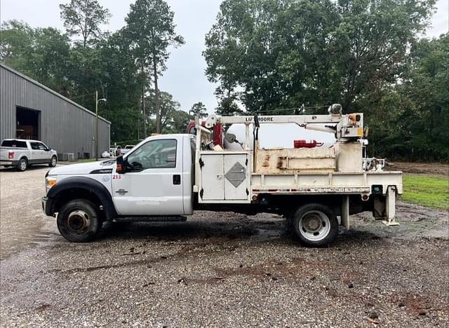 Image of Ford F-450 equipment image 4