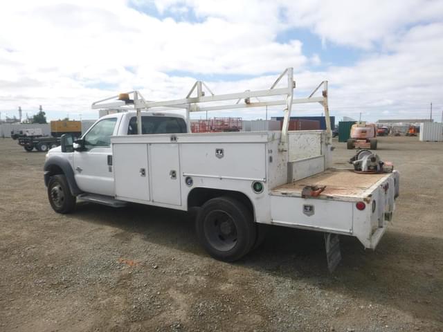 Image of Ford F-450 equipment image 3