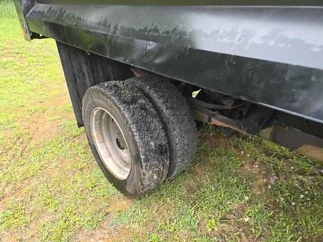 Image of Ford F-450 equipment image 4