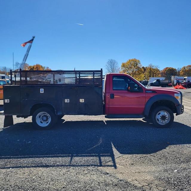 Image of Ford F-450 equipment image 4