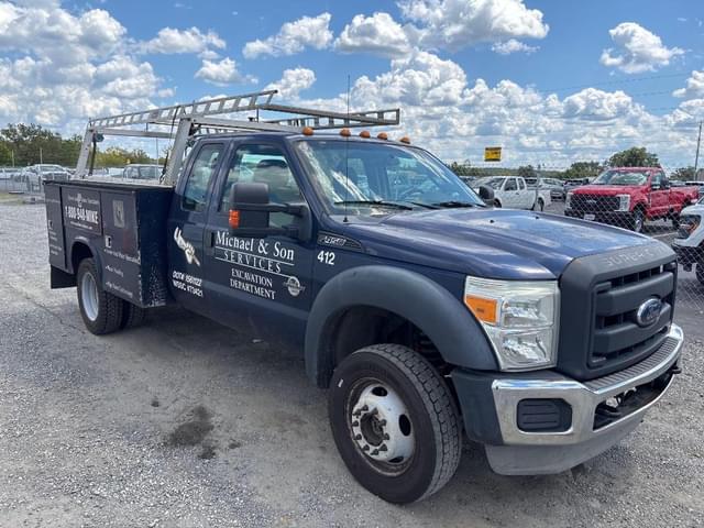 Image of Ford F-450 equipment image 3