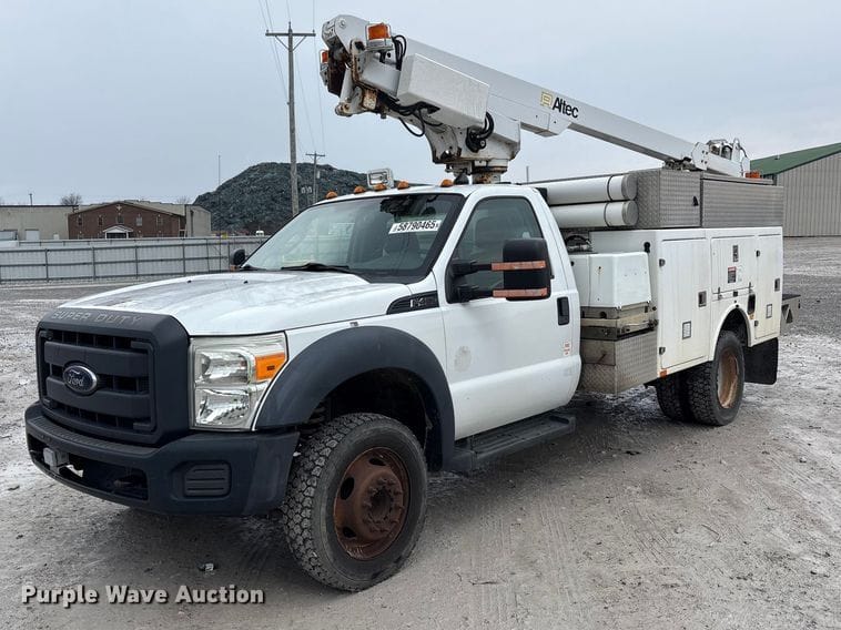 2013 Ford F-450 Equipment Image0