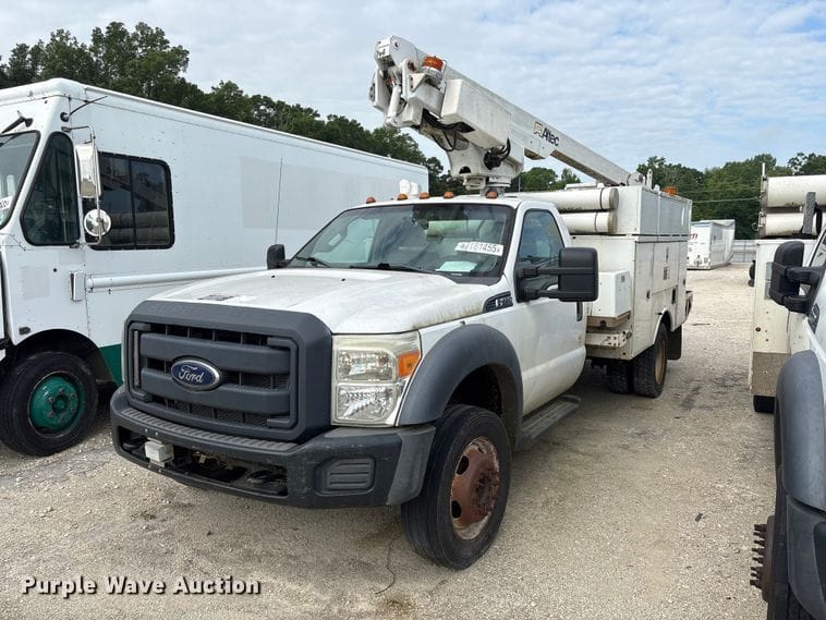 2013 Ford F-450 Equipment Image0