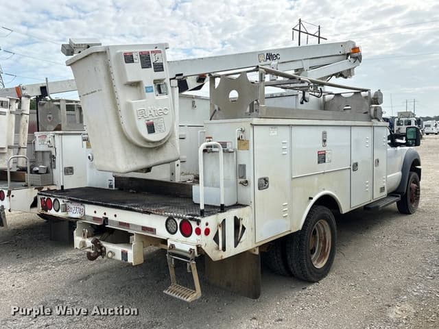 Image of Ford F-450 equipment image 4