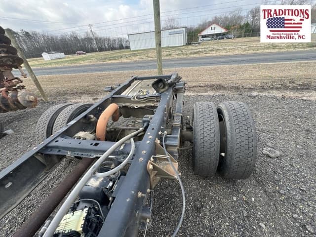 Image of Ford F-450 equipment image 3