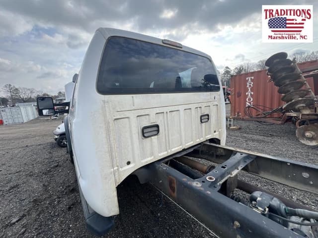 Image of Ford F-450 equipment image 4