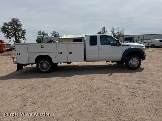 Image of Ford F-450 equipment image 3