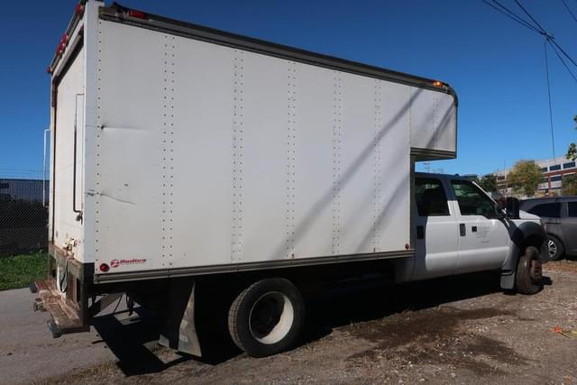 Image of Ford F-450 equipment image 2